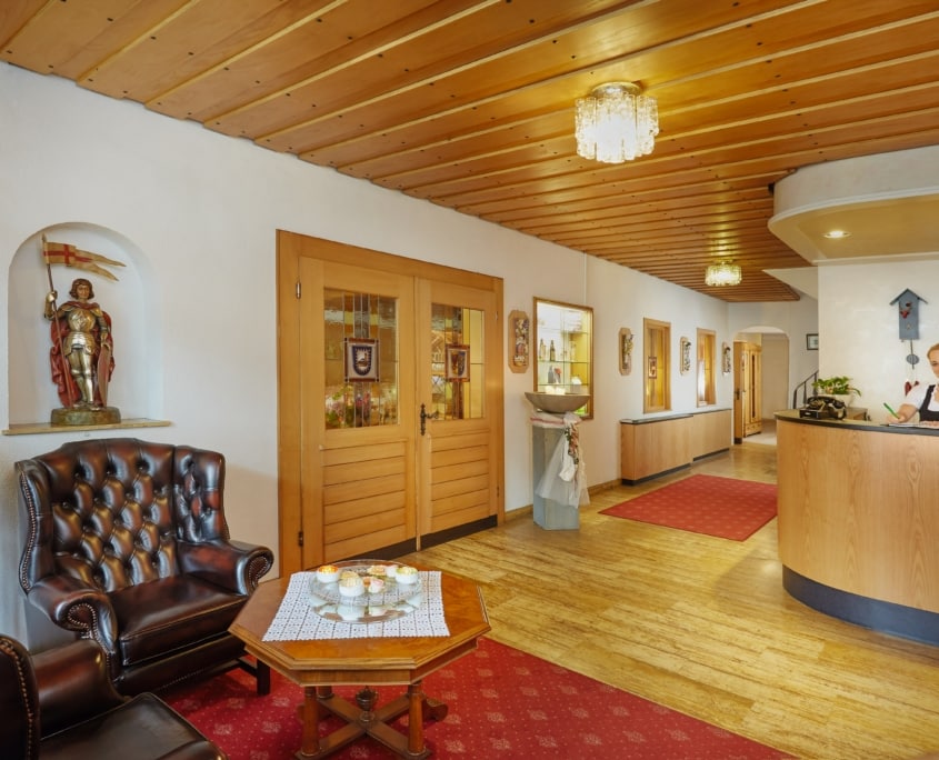 hotel lobby lindenhof braeunlingen 845x684 - Genussvoller Kurzurlaub im Schwarzwald - Genießen und Wellness