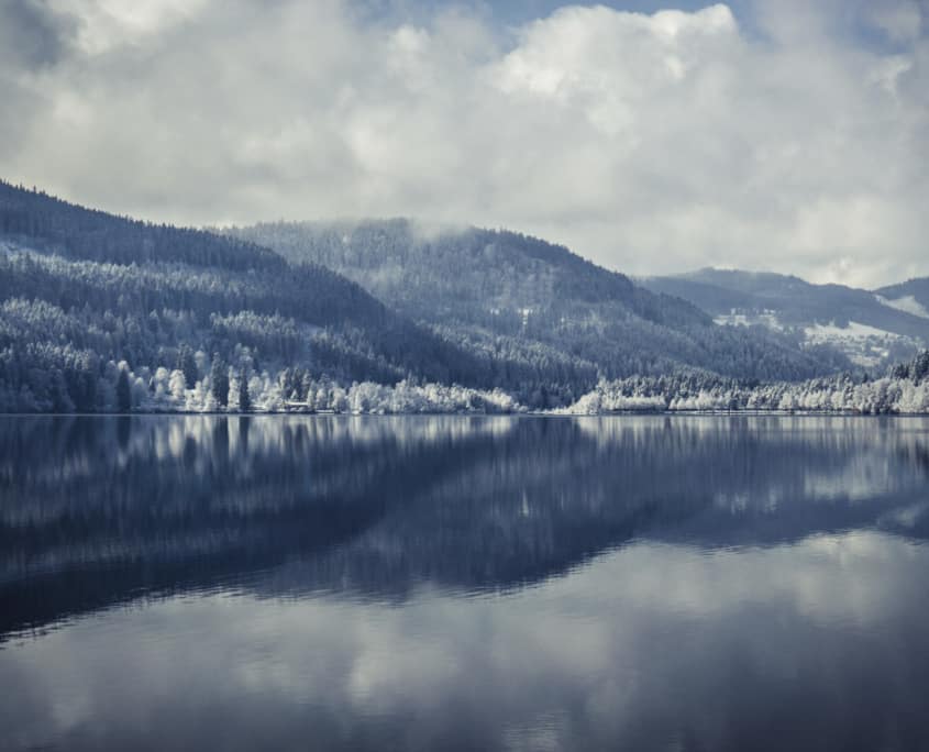 titisee lake in winter 845x684 - Winter im Schwarzwald - Hotel Lindenhof Donaueschingen